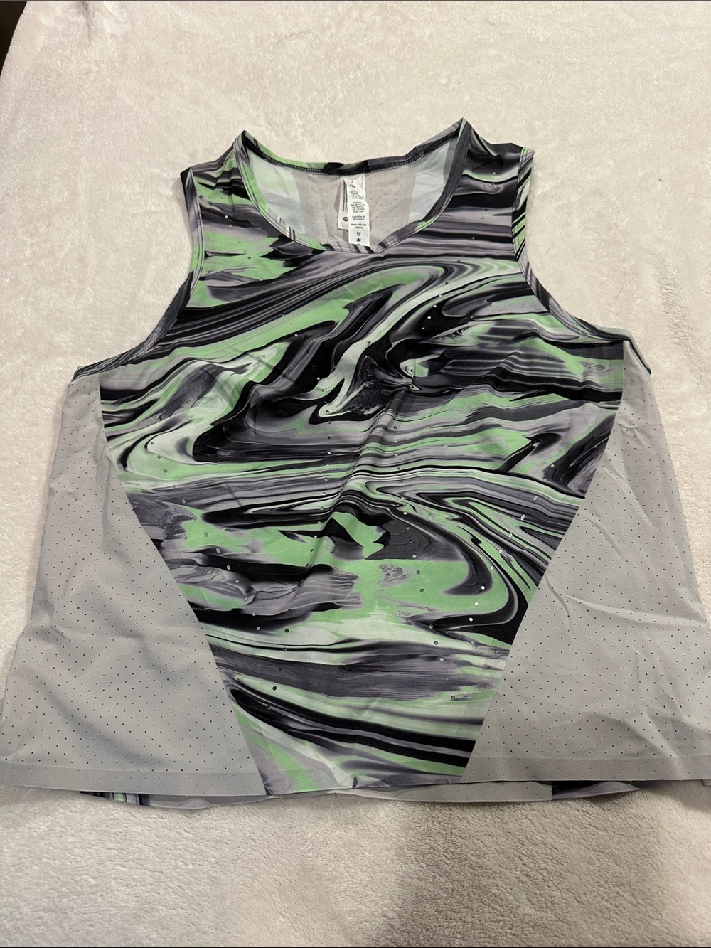 NWOT Lululemon- workout top size 4
